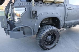 Toyota Tundra CrewMax 4x4 Zombie Apocalypse 2013 года 
